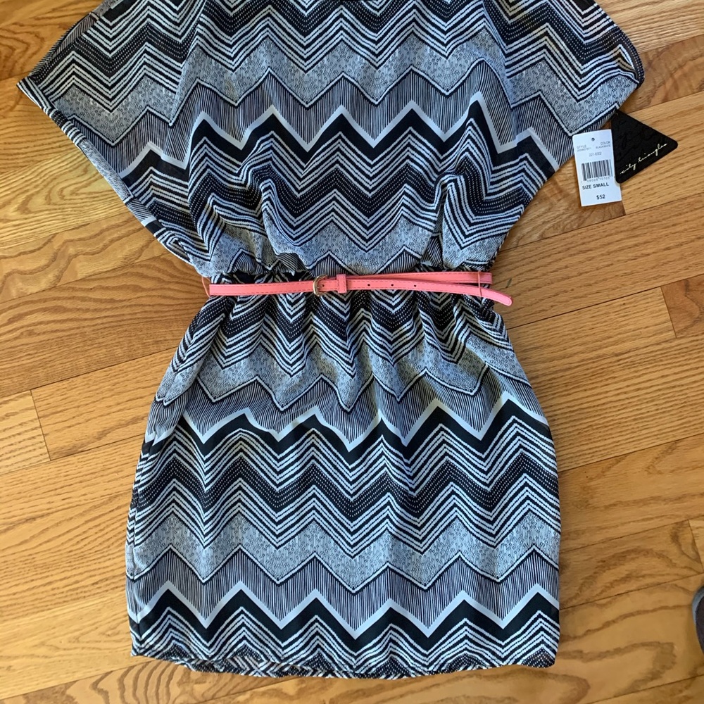 Super cute Black and white dress (City Triangle). Size small